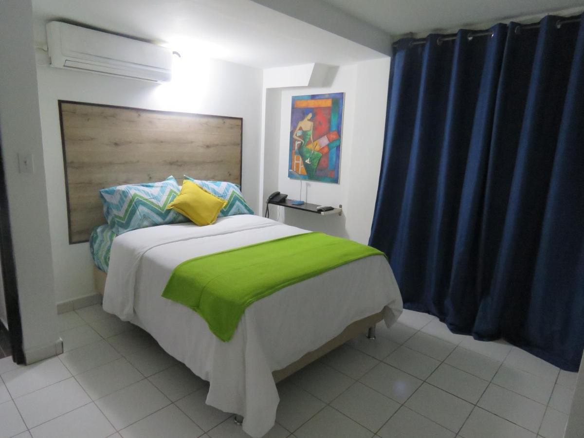 Serenade Lodging Rooms Panama City Exteriör bild